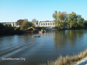 City was to remove “dead trees ONLY.”  Pictures were taken at the confluence of the St. Joseph and St. Marys rivers, which create the Maumee River.  Taken from Tennessee Bridge facing the water filtration plant in Fort Wayne, Indiana.